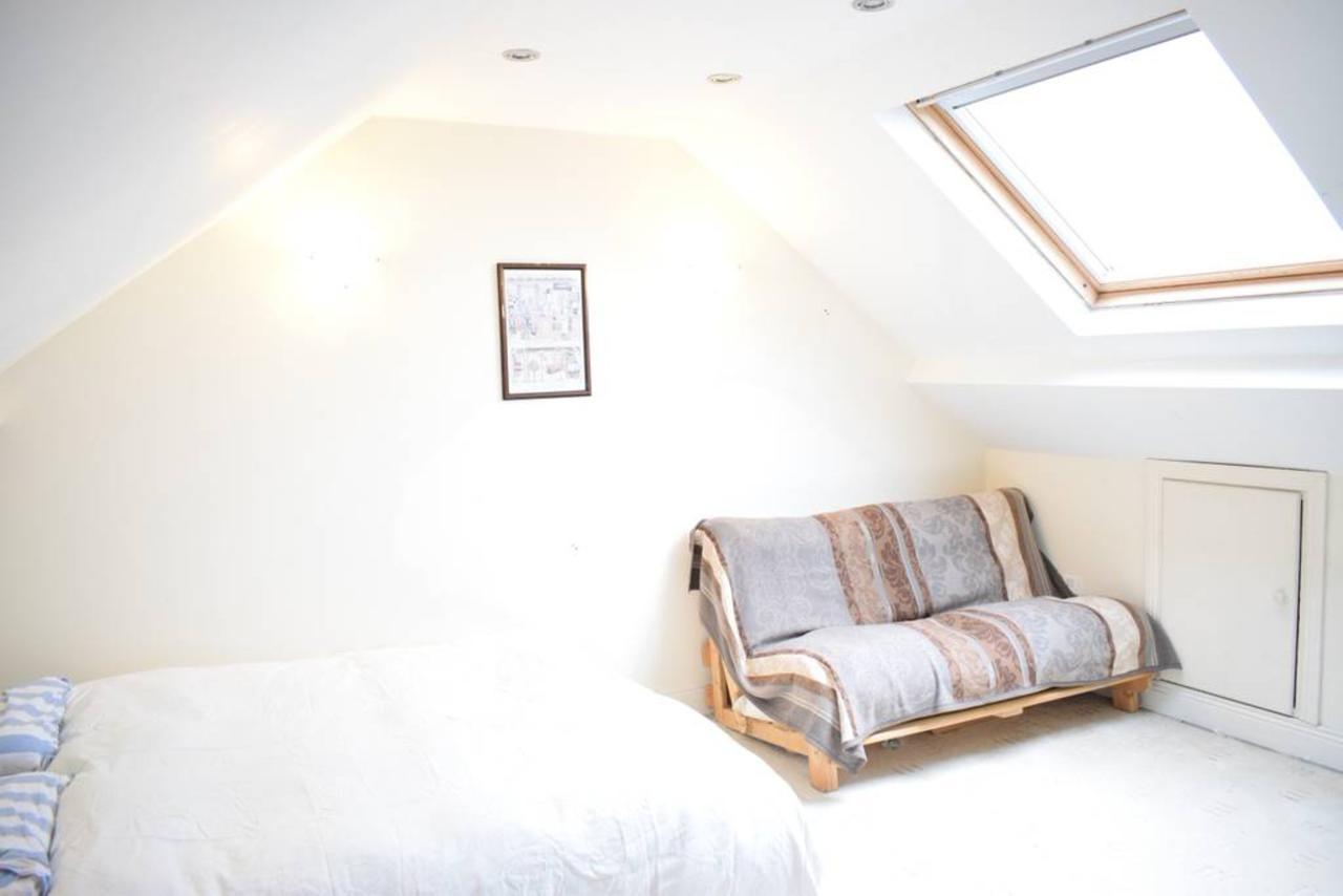 Apartment 5 Bedroom House In Drumcondra Sleeps 10 *