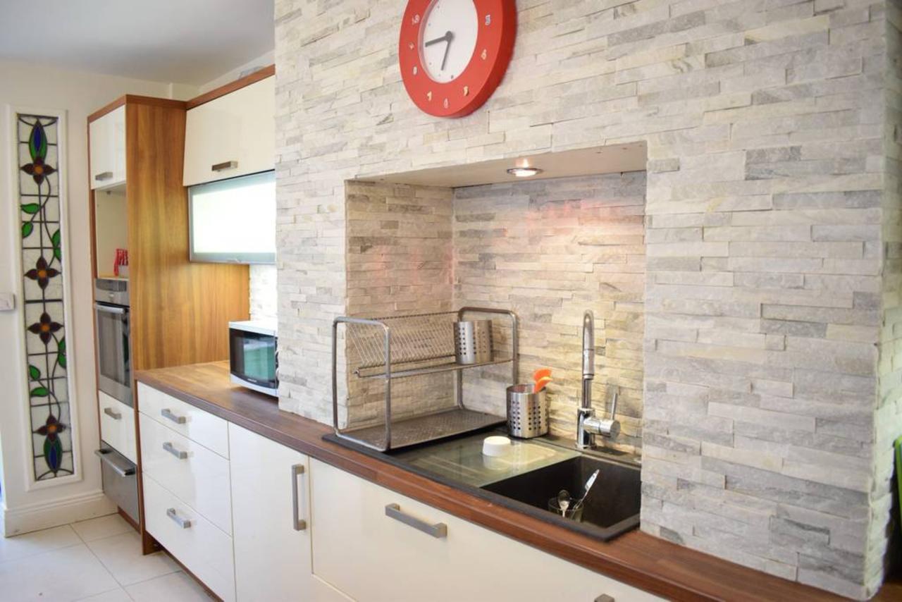 5 Bedroom House In Drumcondra Sleeps 10 Apartment Dublin