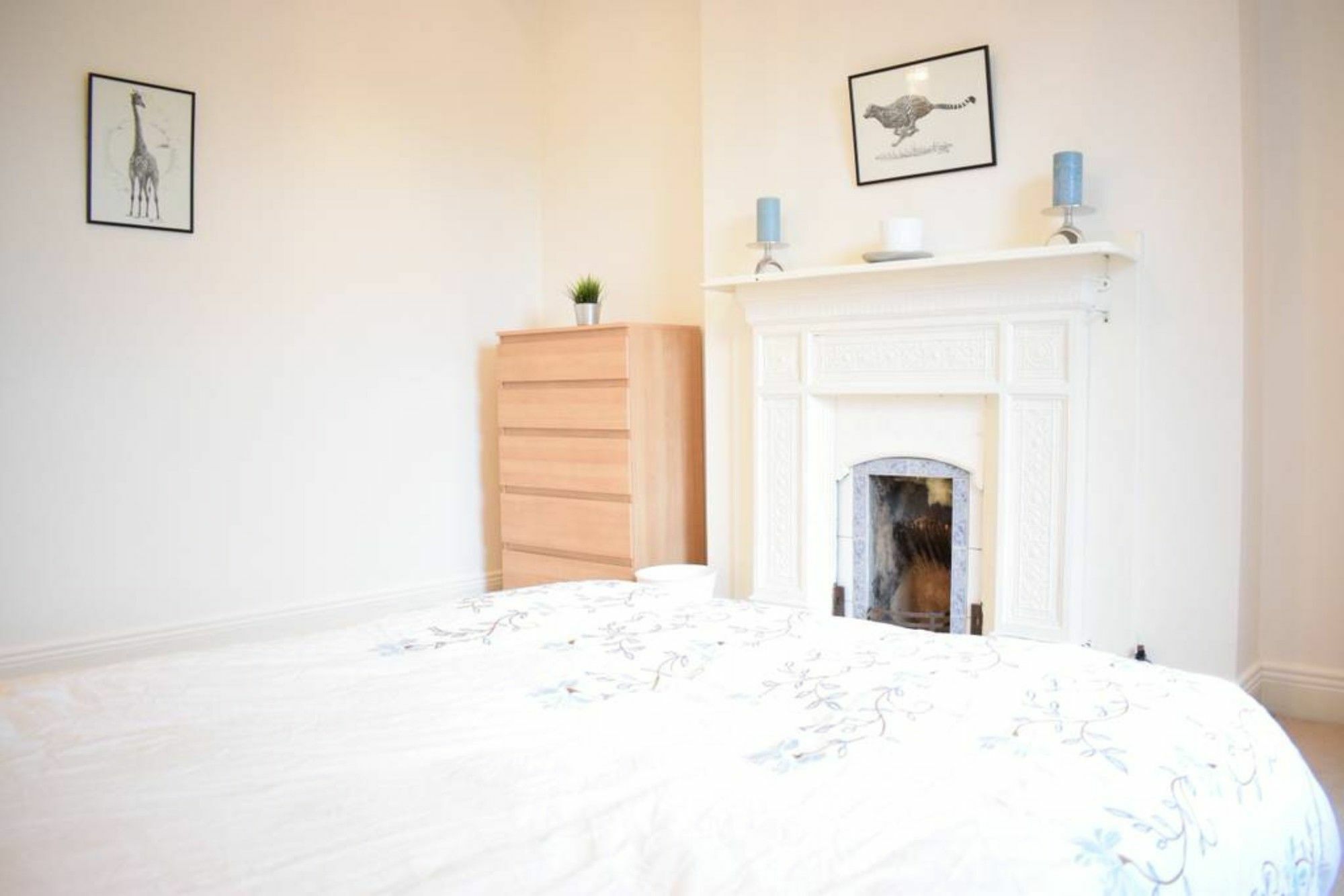 5 Bedroom House In Drumcondra Sleeps 10