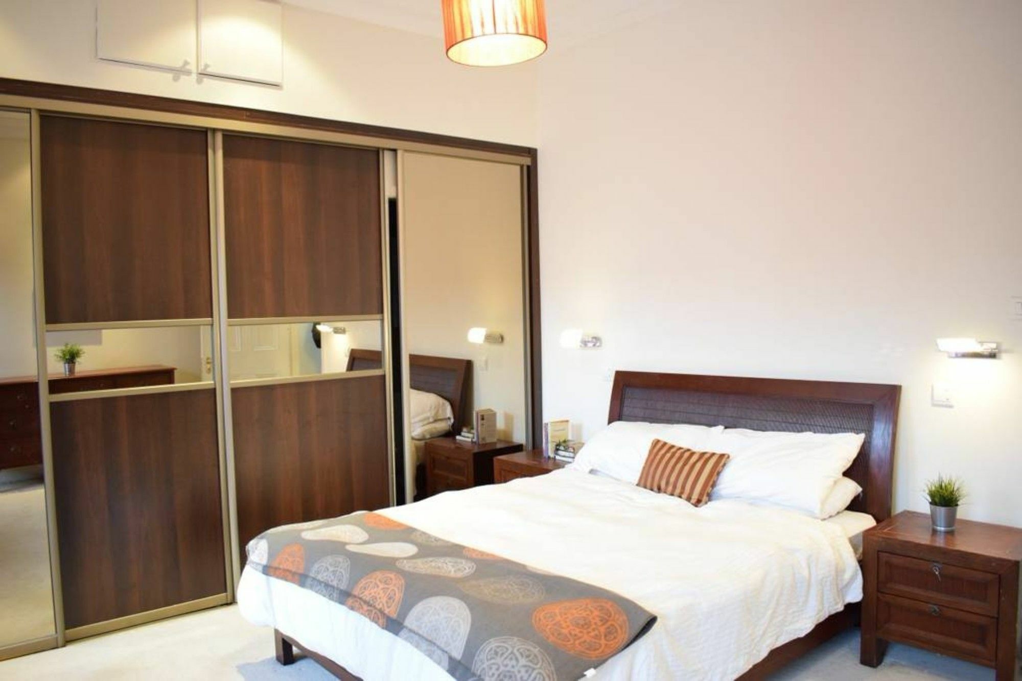 5 Bedroom House In Drumcondra Sleeps 10
