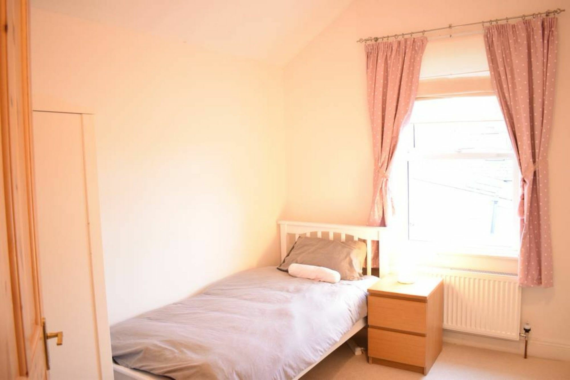 5 Bedroom House In Drumcondra Sleeps 10