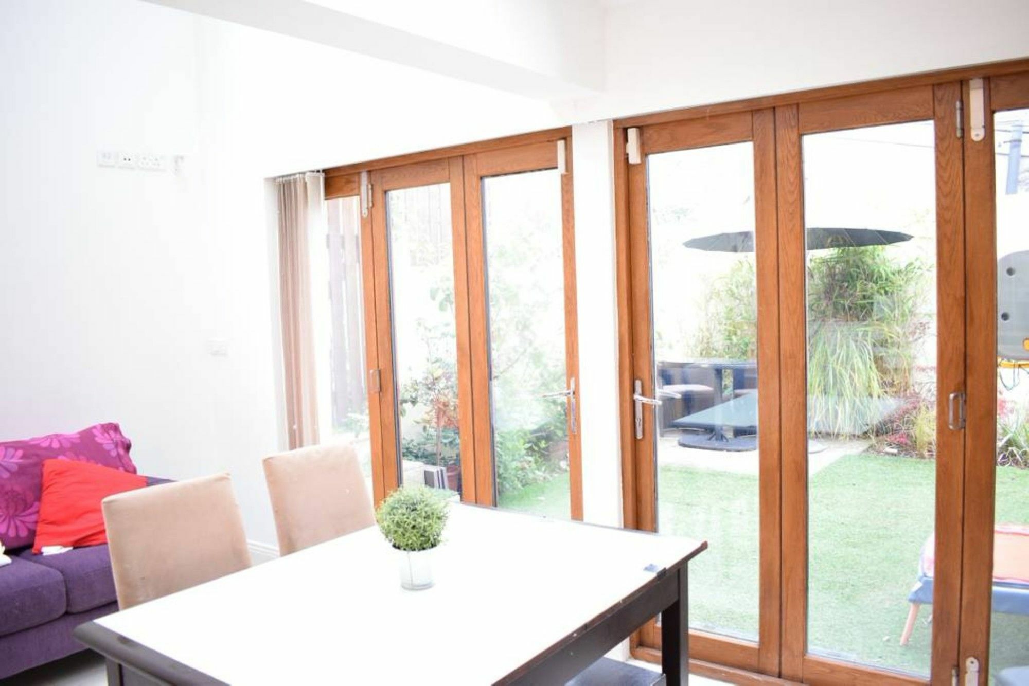 Apartment 5 Bedroom House In Drumcondra Sleeps 10 *